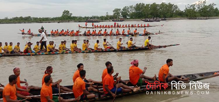 নৌকা বাইচ প্রতিযোগিতা