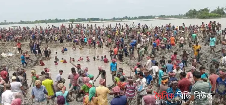 দুর্ভোগে দুর্গত