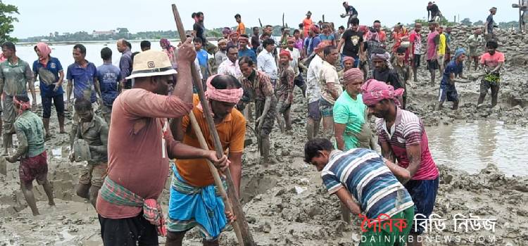 ক্ষতিগ্রস্ত বেড়িবাঁধ