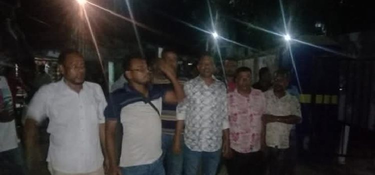 police hefajote niye chere deyay bikkhov