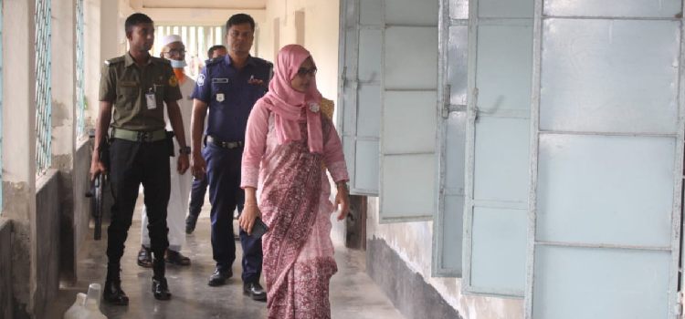 hsc porikkhar prothom dinei onoposthir shat jon porikkharti
