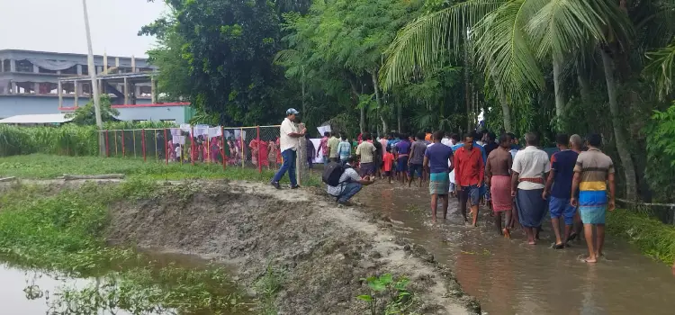 dhanibuniya poltri agro farm o chun factory bondher dabii