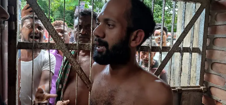motorcycle churi korte eshe jonotar hate atok