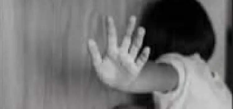 polli chikitsok er biruddhe oshalin achoroner ovijog